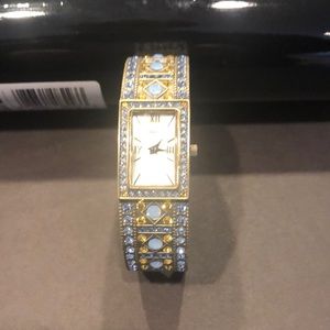 NWOT Heidi daus watch.